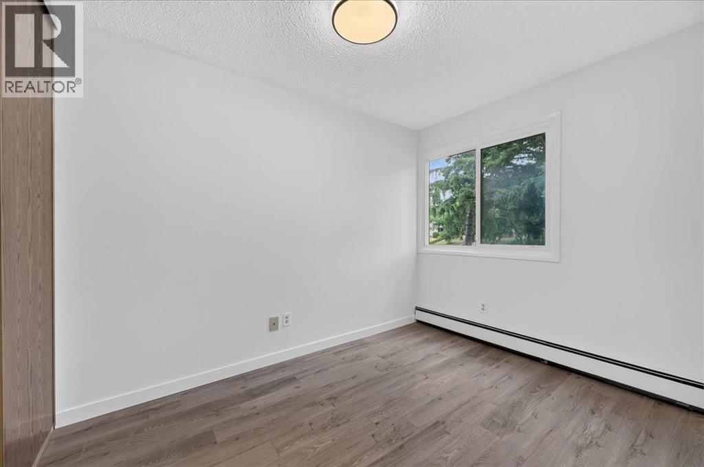 4001 49 Street Northwest - Photo 21