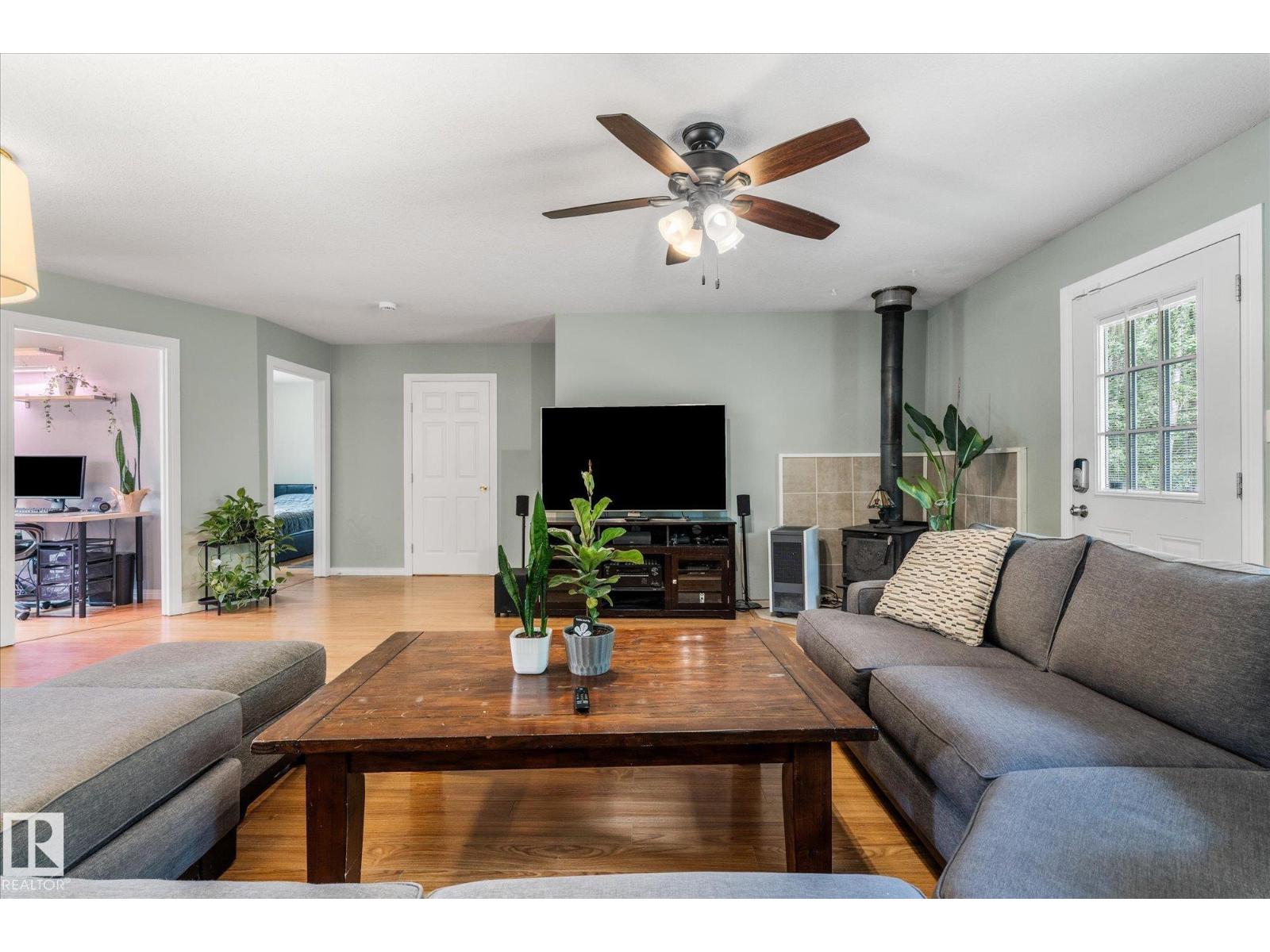 #20 52414 RGE ROAD 30 - 10
