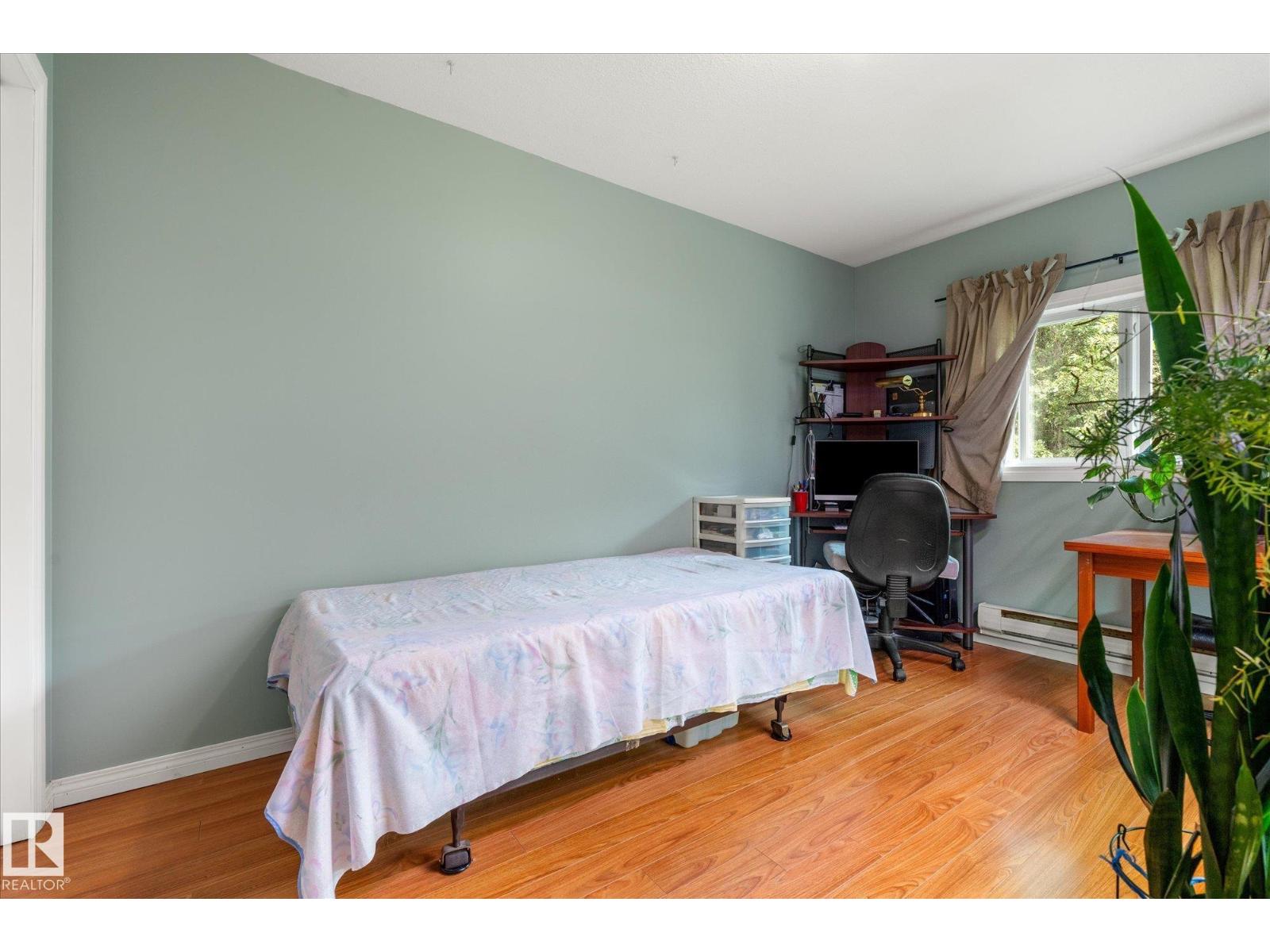 #20 52414 RGE ROAD 30 - 51