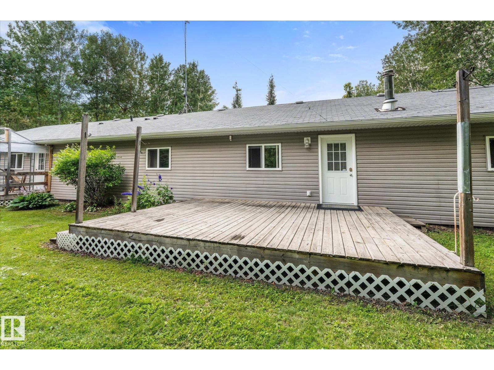 #20 52414 RGE ROAD 30 - 66