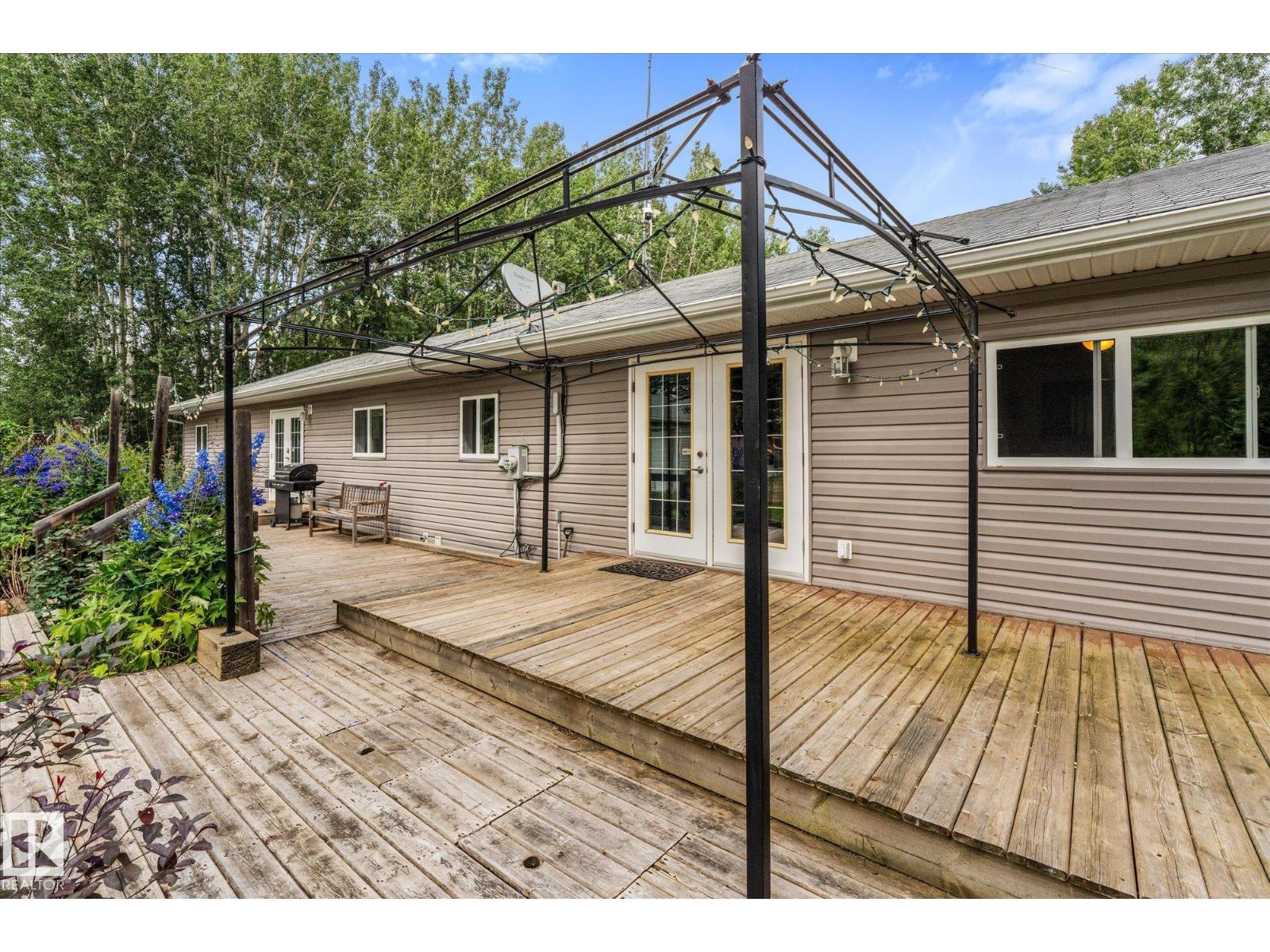 #20 52414 RGE ROAD 30 - 63
