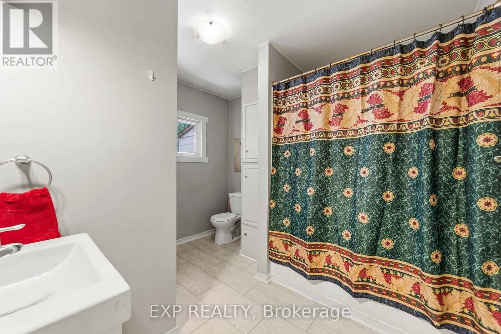 29 WINNIETT STREET - Image 13