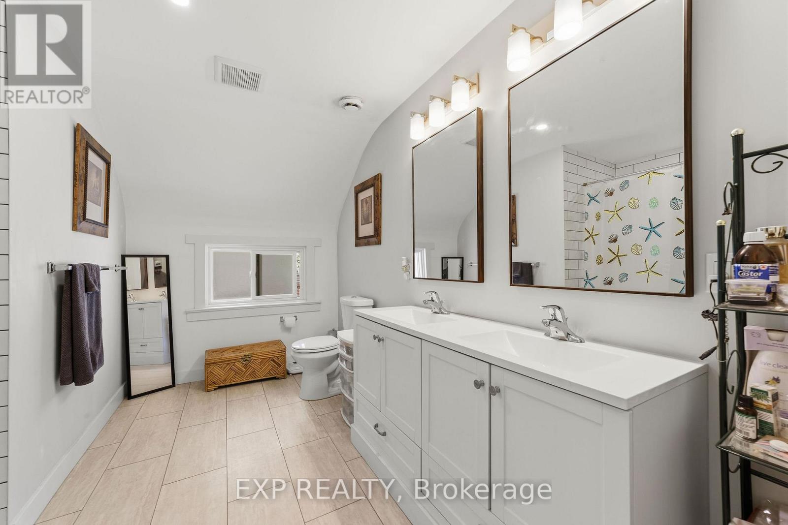 29 WINNIETT STREET - Image 17