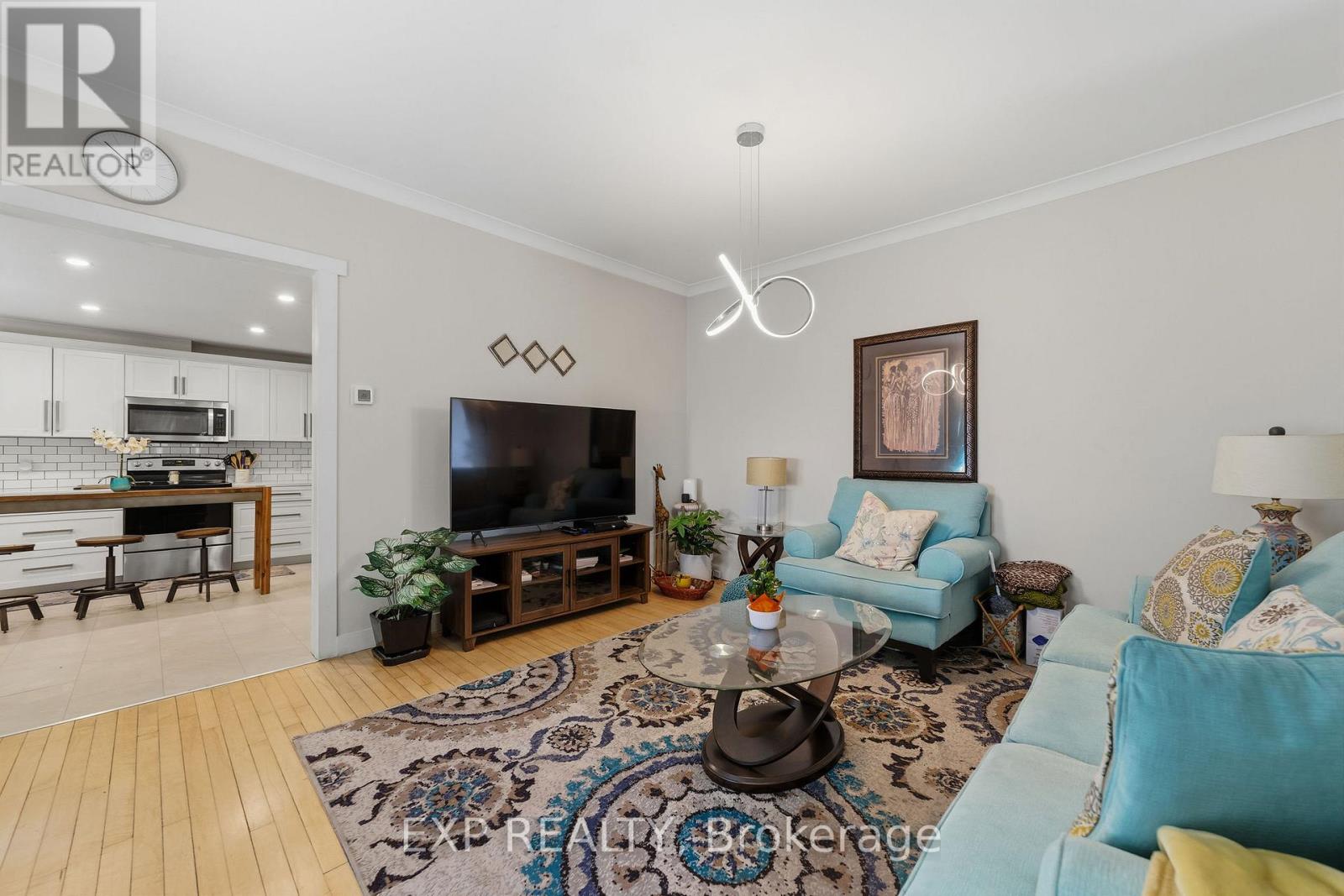 29 WINNIETT STREET - Image 3