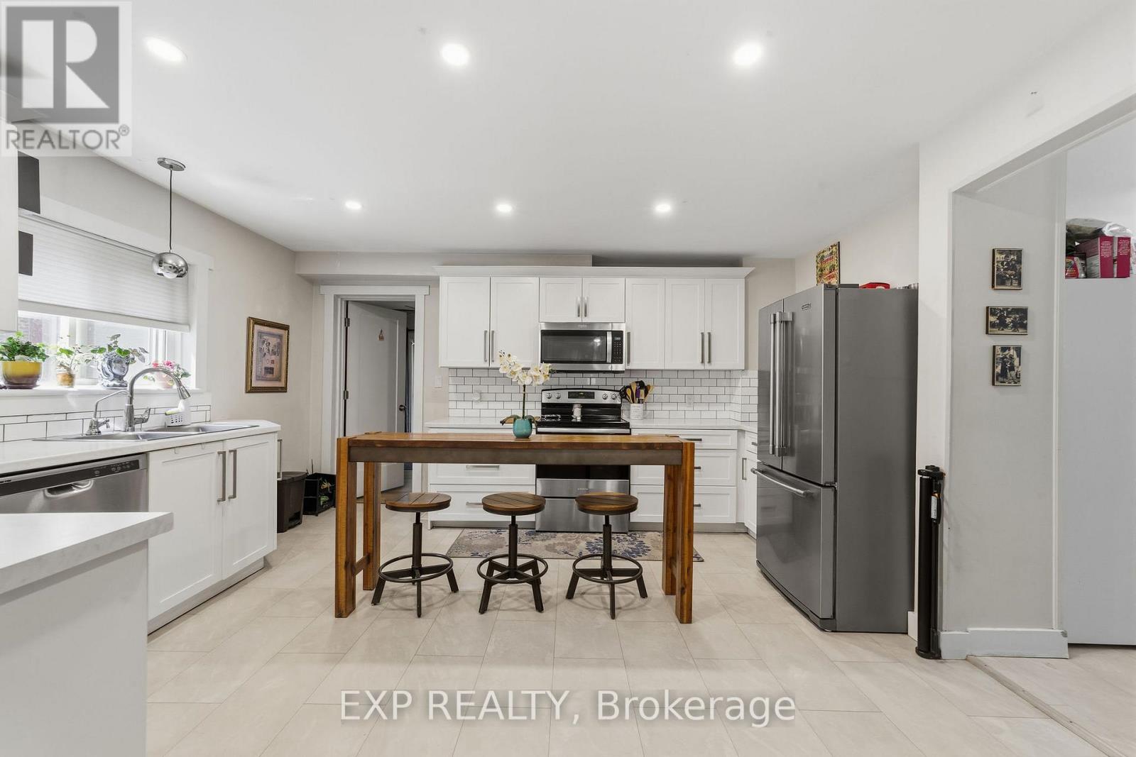 29 WINNIETT STREET - Image 9
