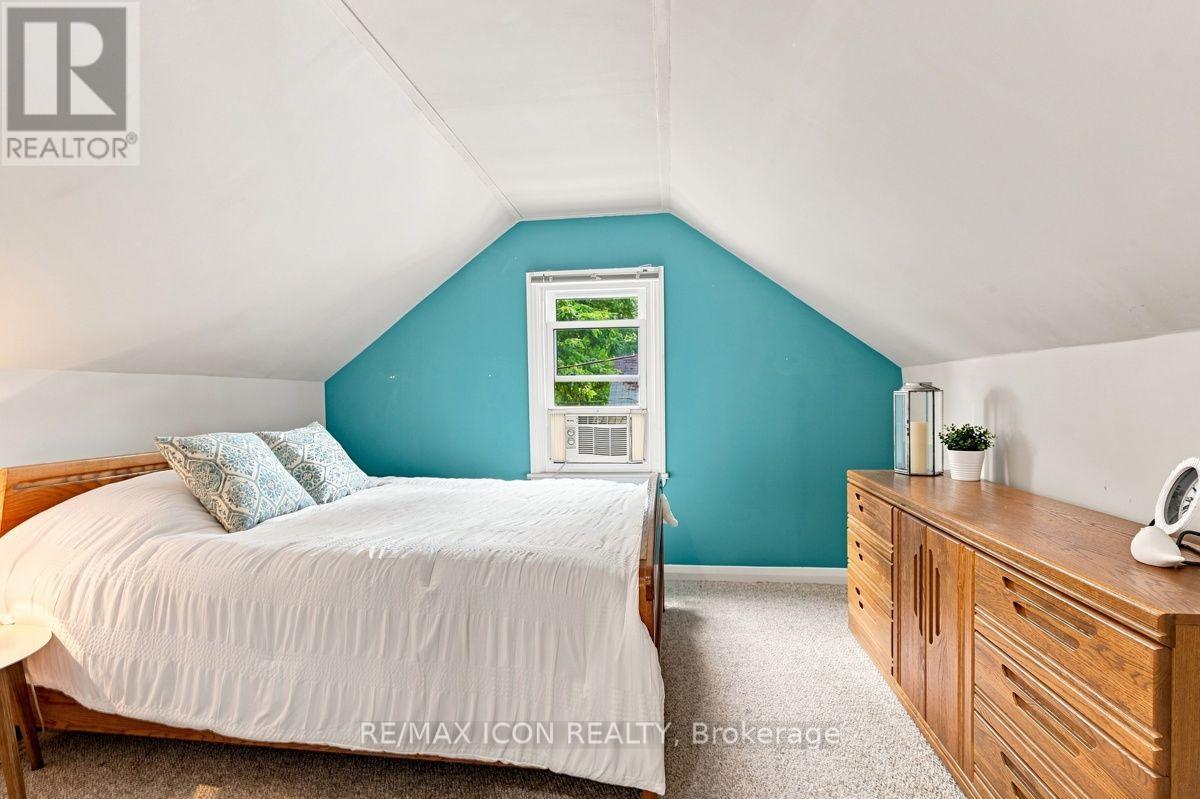 374 HALE STREET - 21