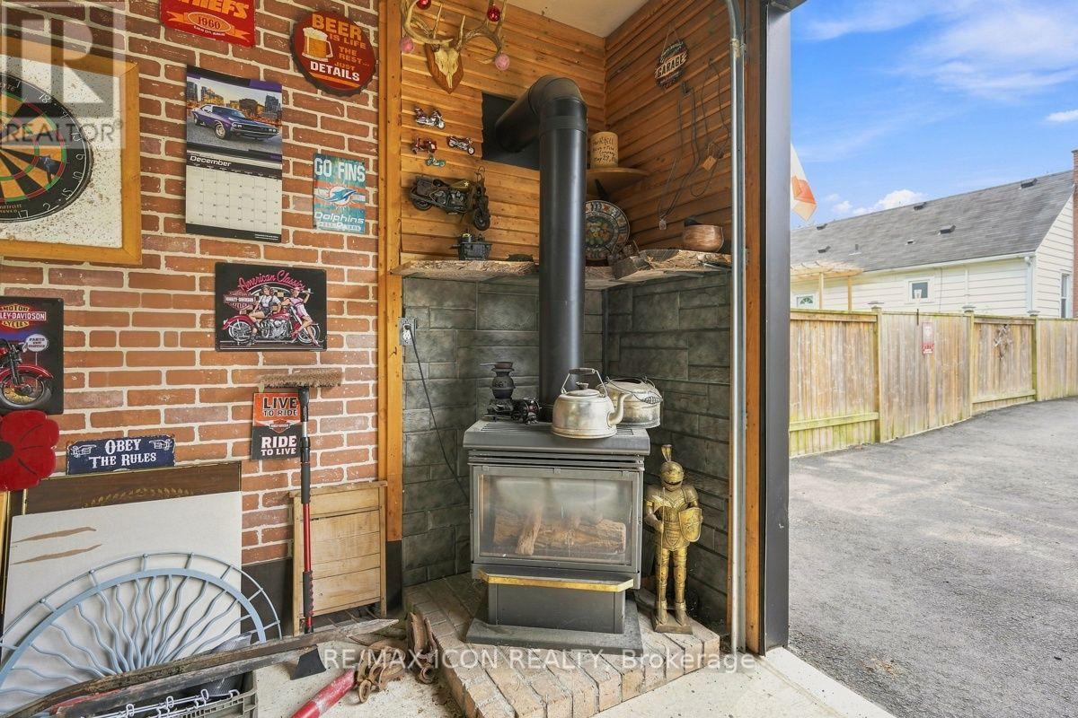 374 HALE STREET - 31