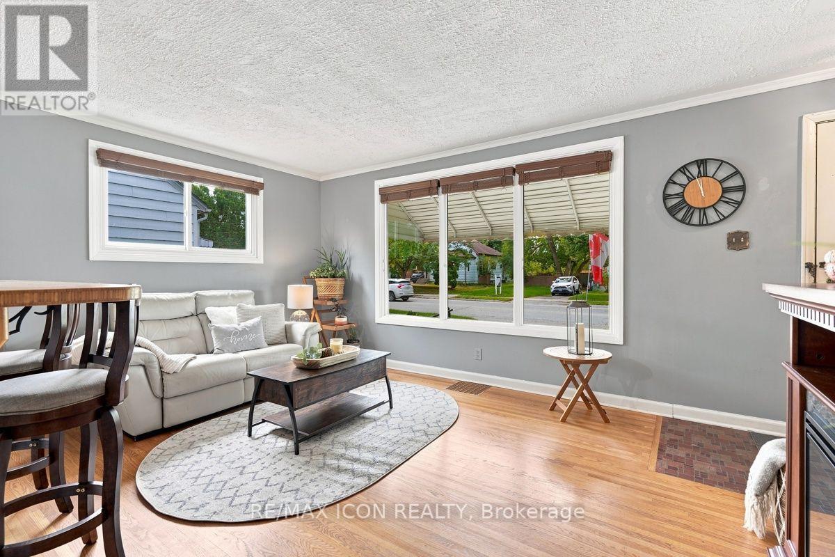 374 HALE STREET - 6