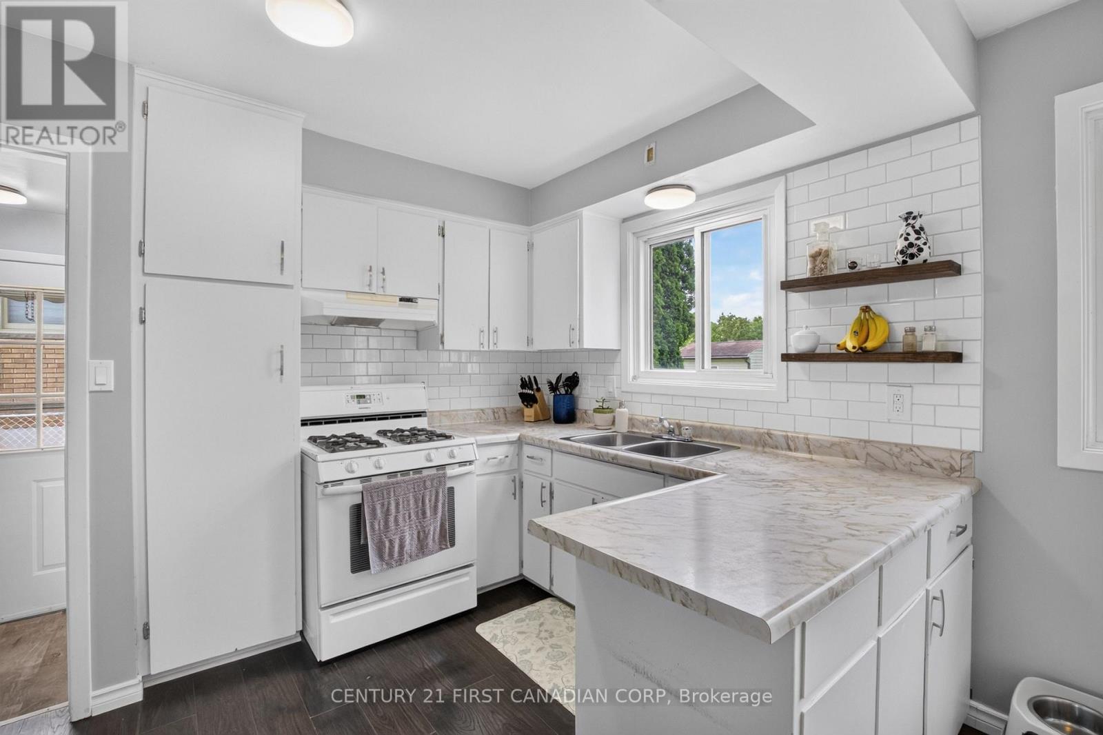 44 HAMMOND STREET - Image 12