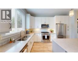 3703 Delia Terr, Nanaimo, BC V9T0L1 Photo 11