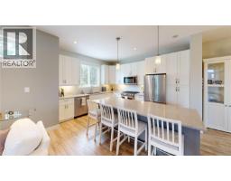 3703 Delia Terr, Nanaimo, BC V9T0L1 Photo 13