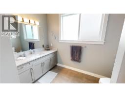 3703 Delia Terr, Nanaimo, BC V9T0L1 Photo 32