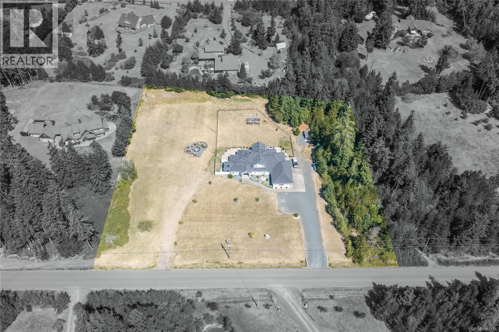 1045 Matuka Dr - 12