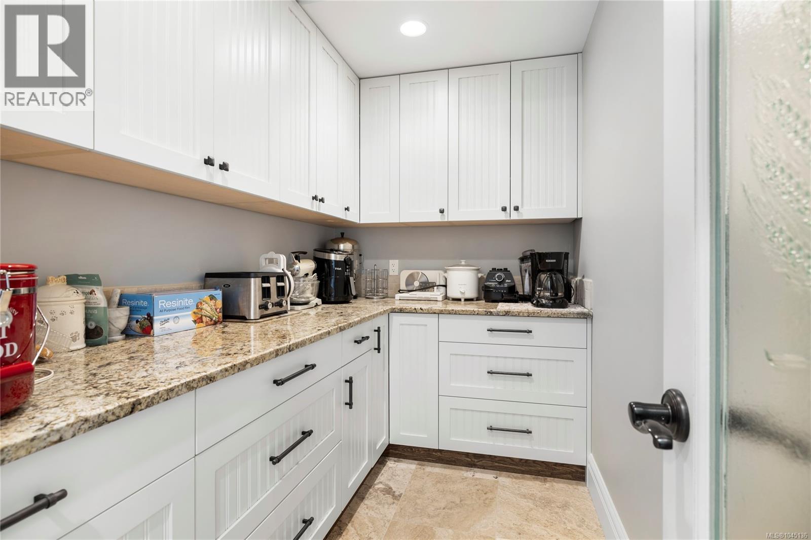 1045 Matuka Dr - Image 27