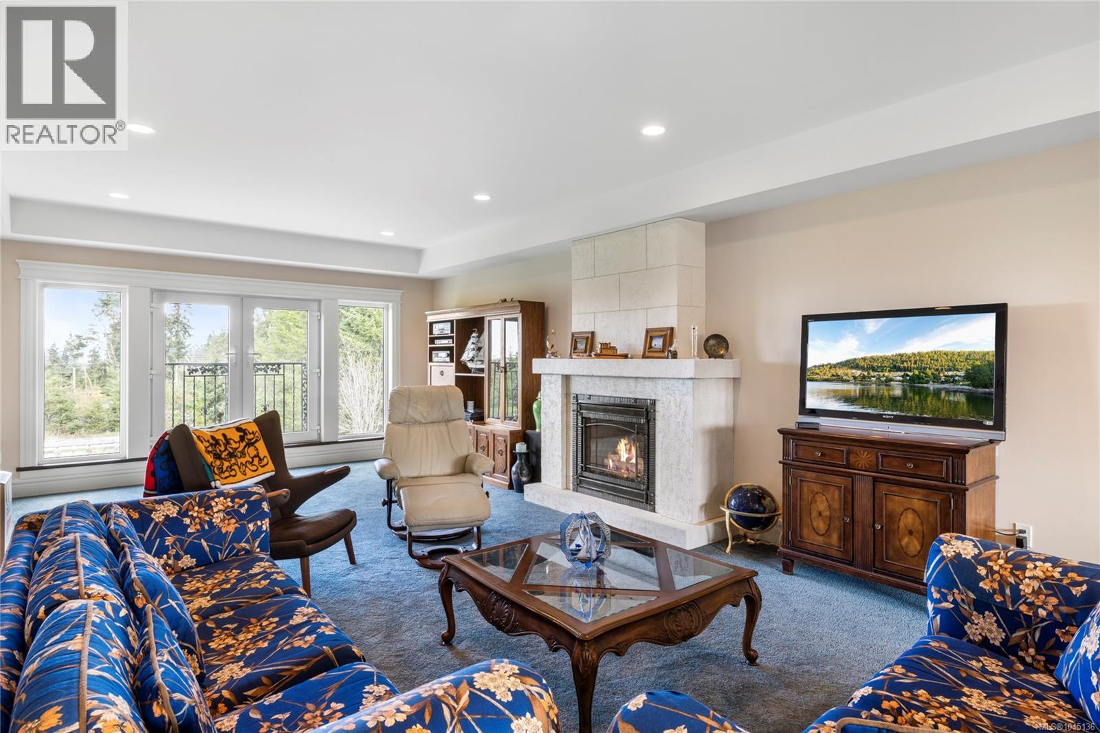 1045 Matuka Dr - Image 36