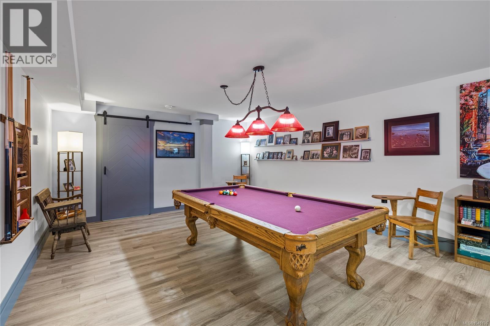 1045 Matuka Dr - Image 37