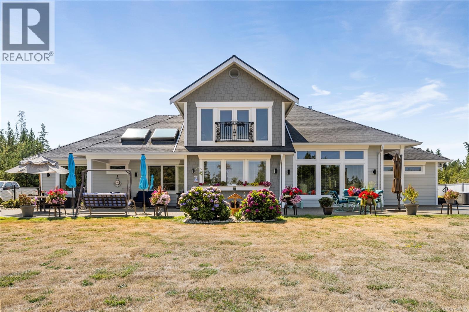 1045 Matuka Dr - Image 40