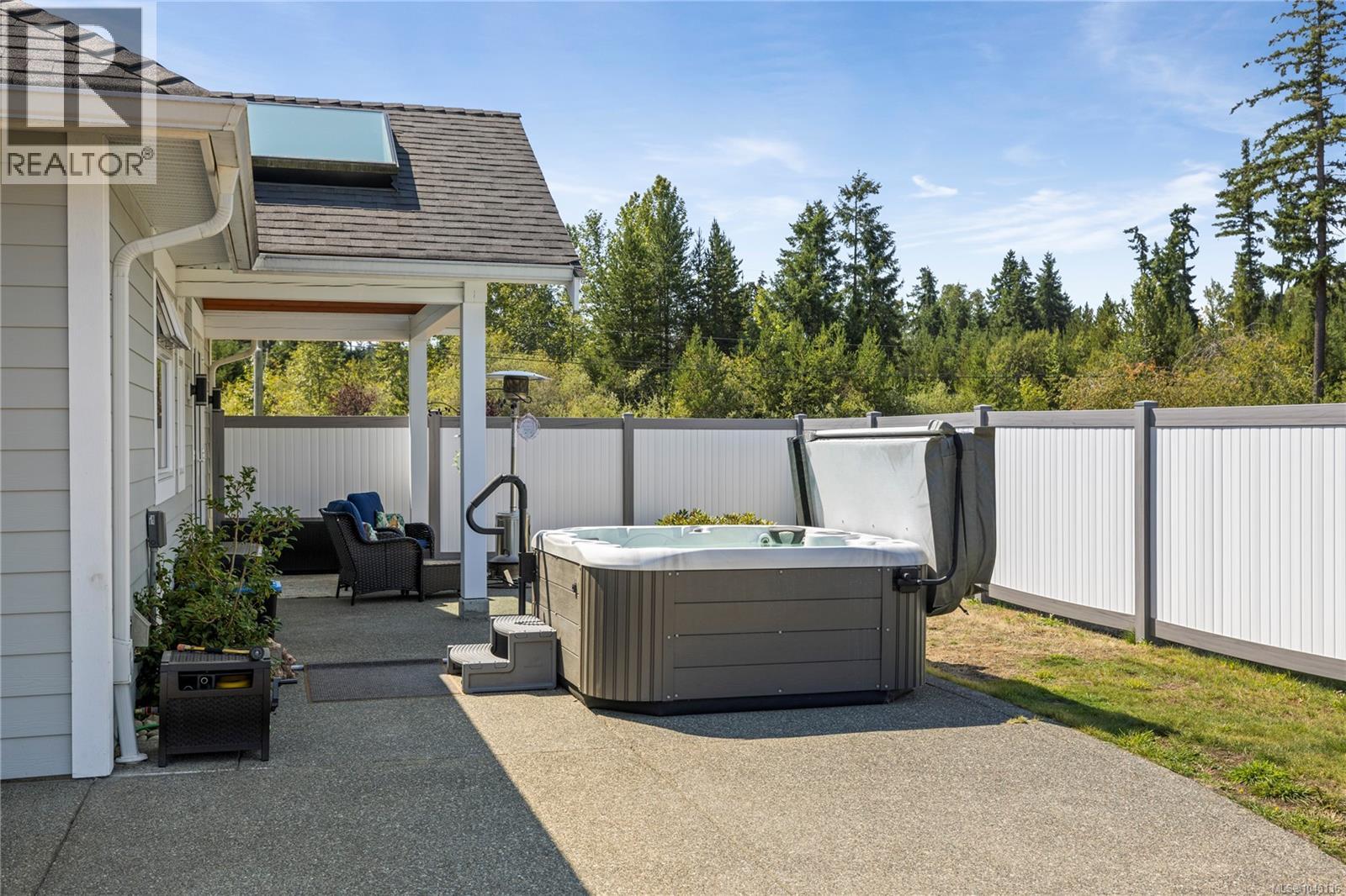1045 Matuka Dr - Image 41