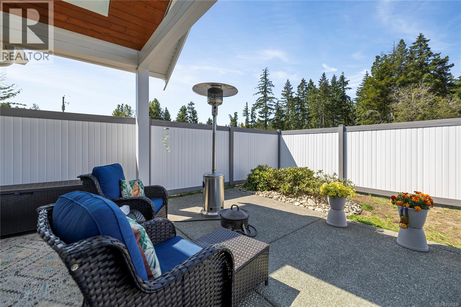 1045 Matuka Dr - Image 43