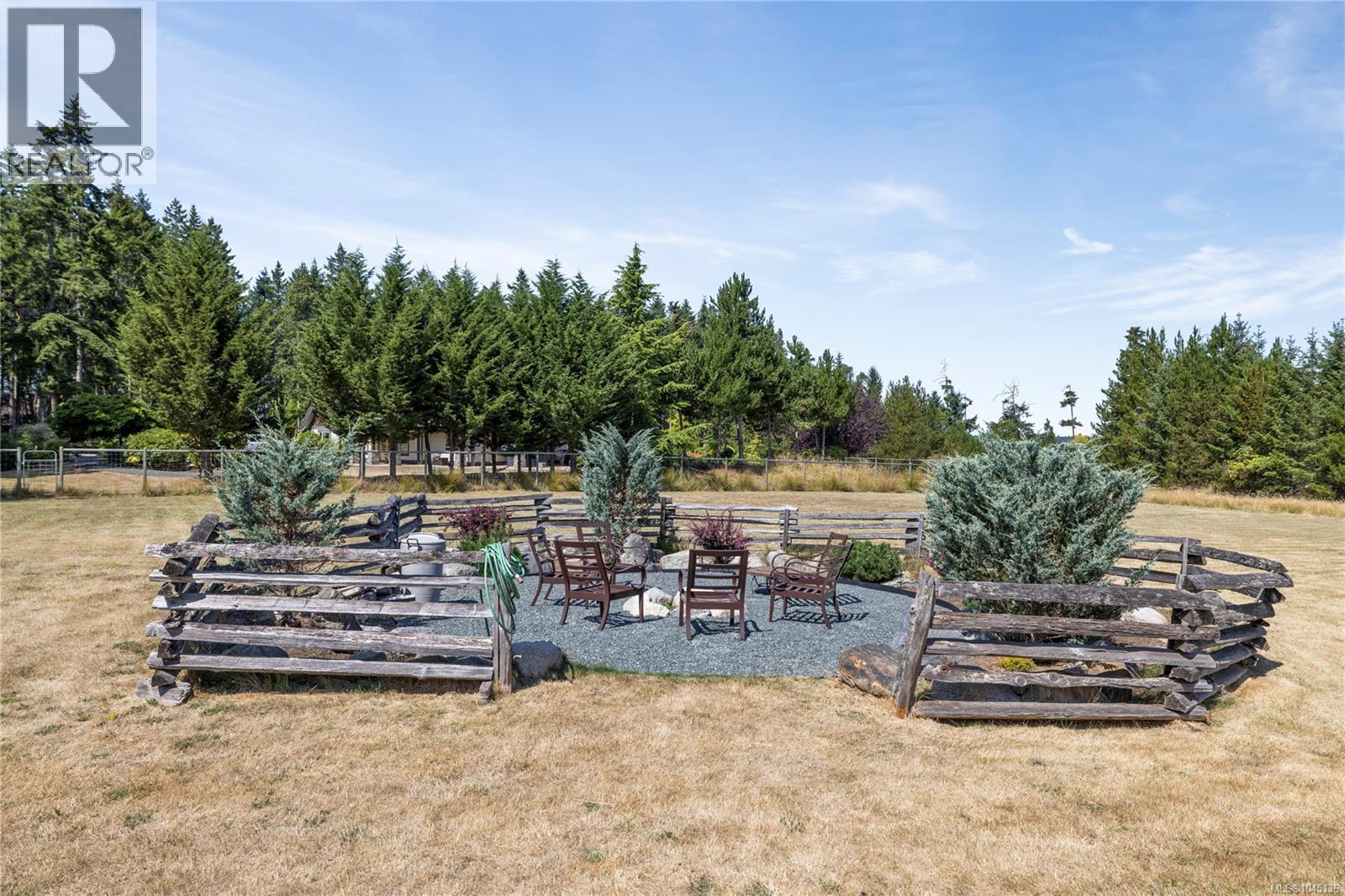 1045 Matuka Dr - Image 49