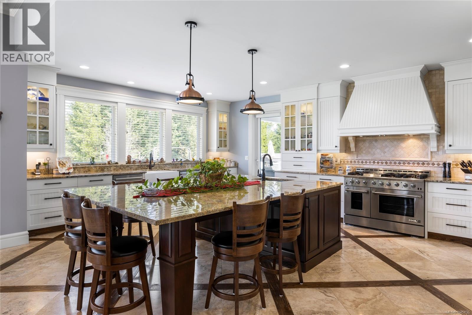 1045 Matuka Dr - 6