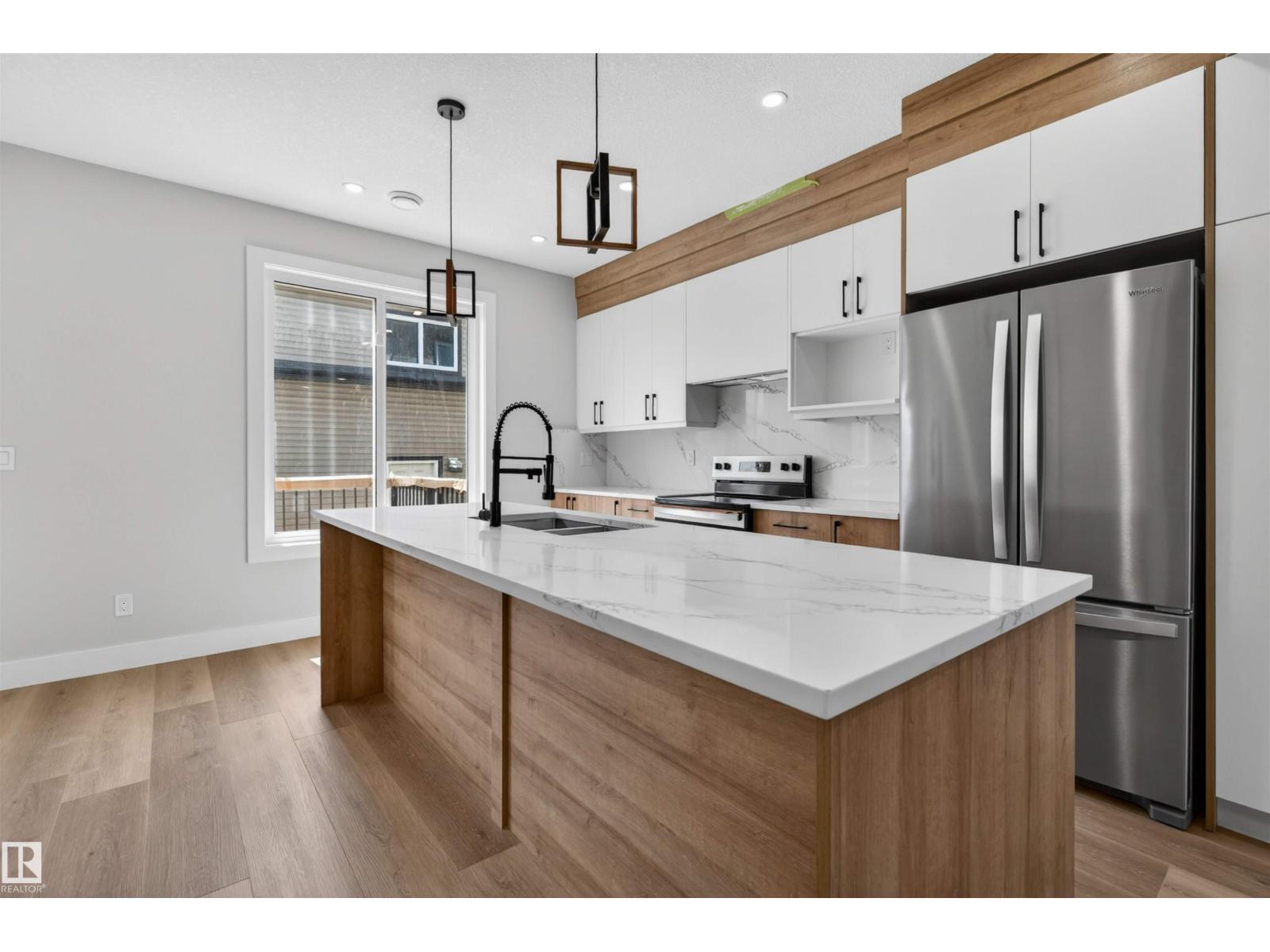 10707 09 128 Avenue NW - Photo 5