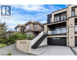 2009 28 Avenue SW - photo 3