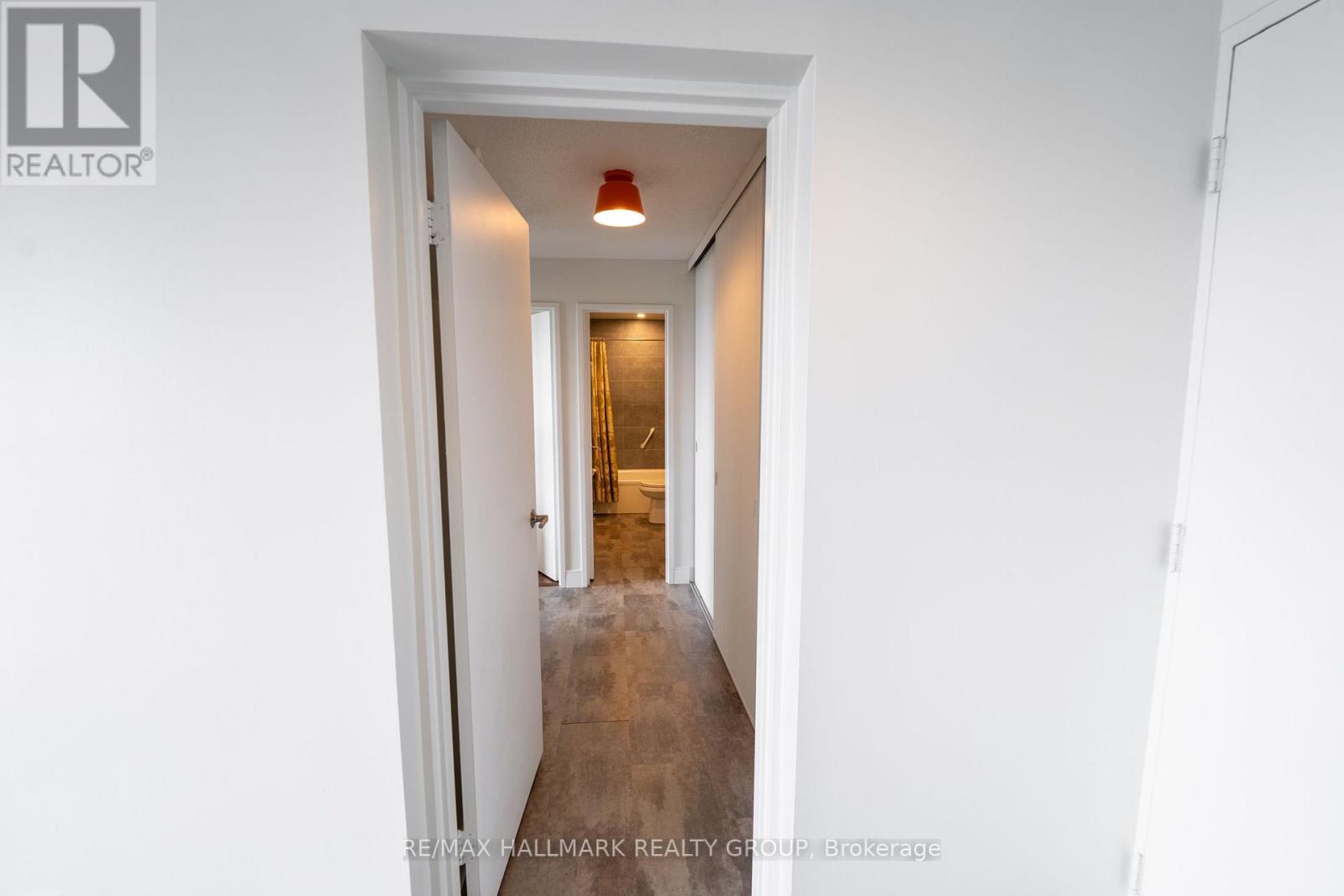 #906 20 CHESTERTON DRIVE - 14