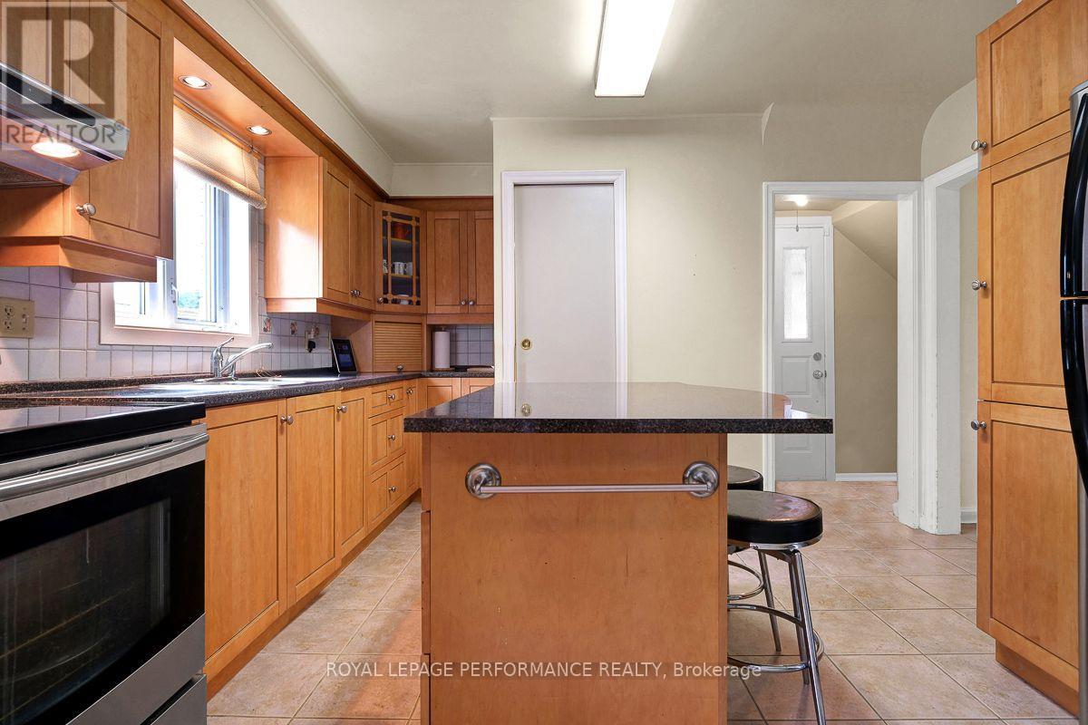 550 Wolffdale Crescent