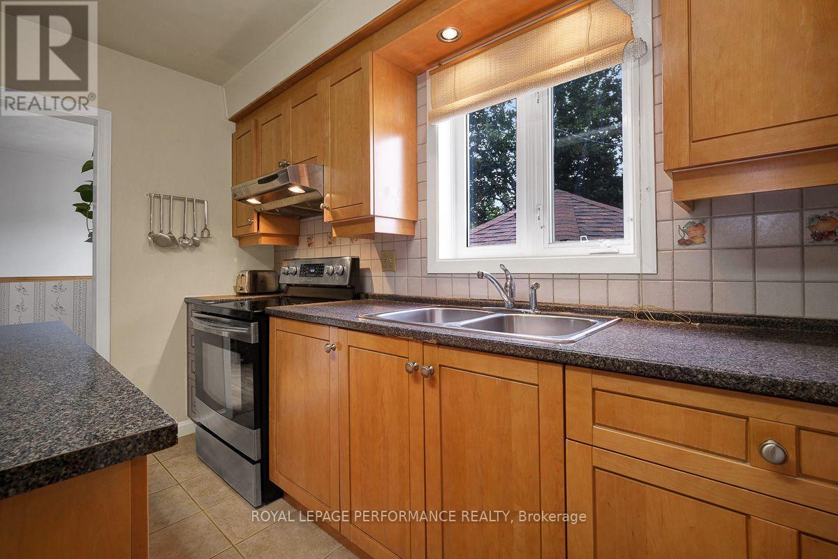 550 Wolffdale Crescent