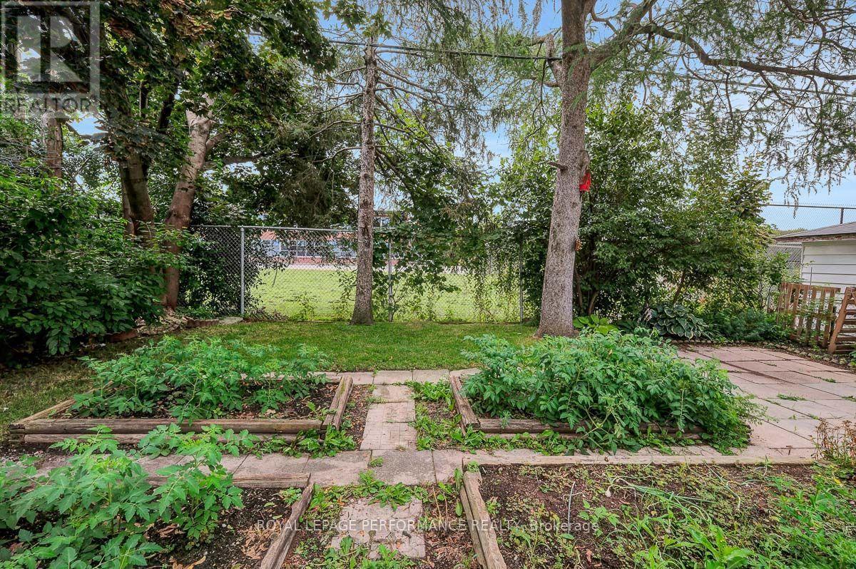 550 Wolffdale Crescent