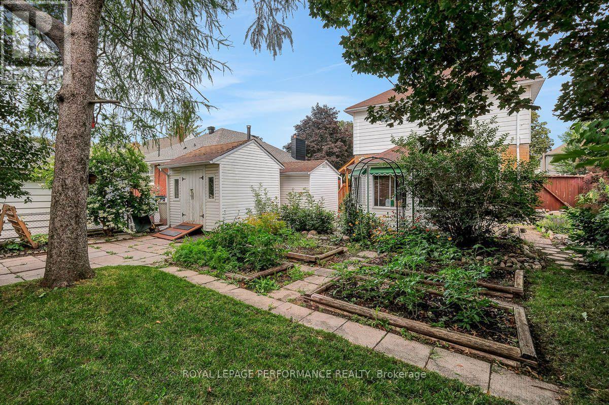 550 Wolffdale Crescent