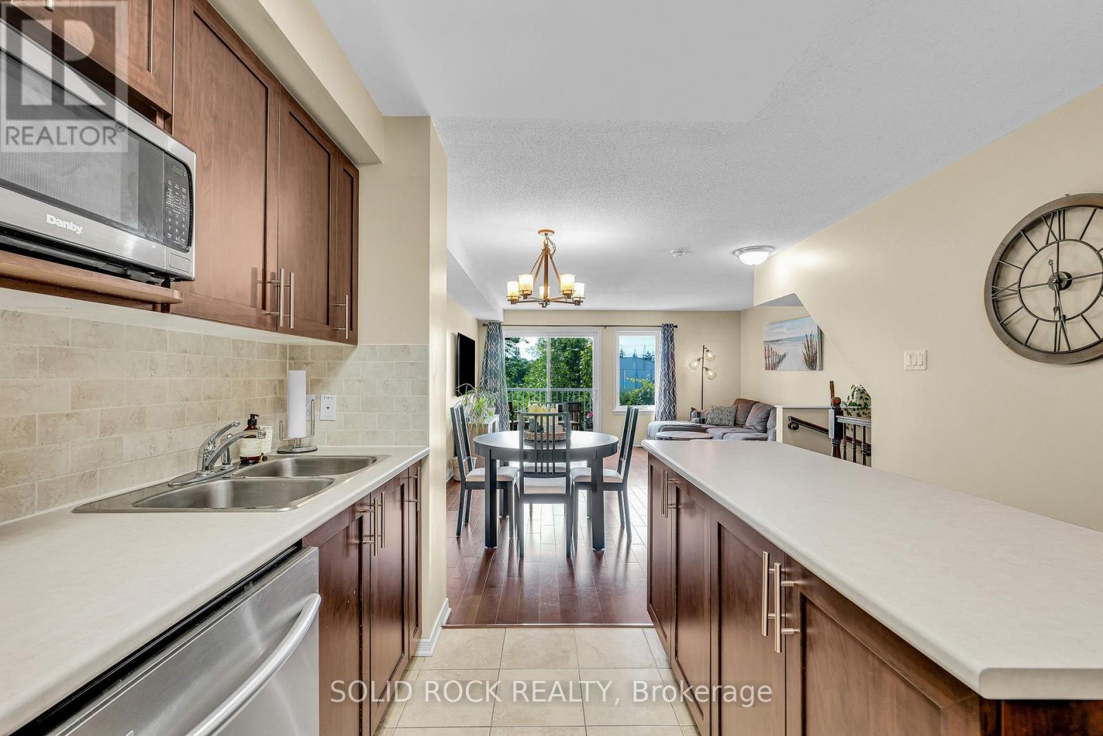 645 REARDON PRIVATE - 11