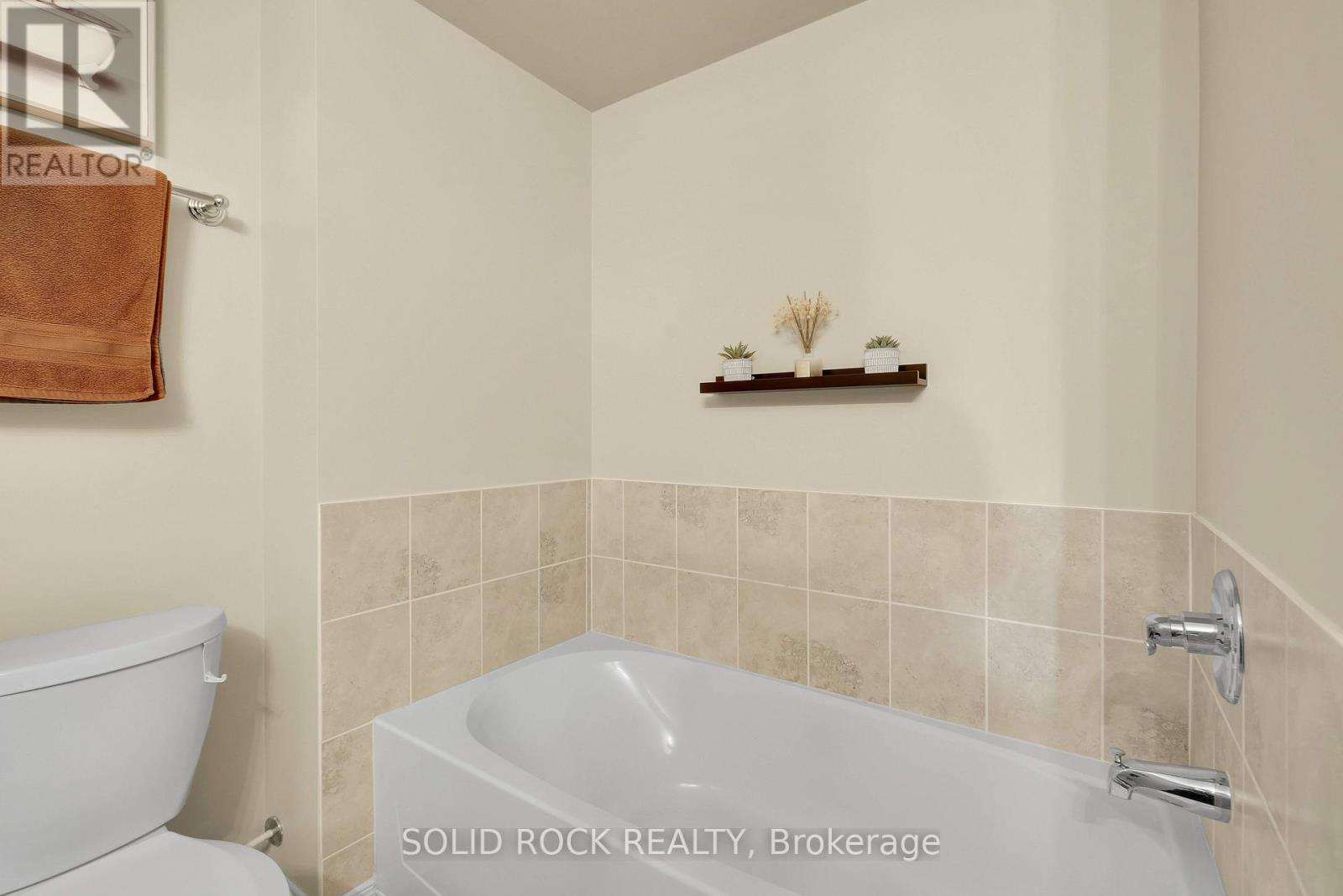 2 Bed, 2 Bath House for Sale in Ottawa – 645 REARDON PRIVATE, Ottawa – MLS# X13667442 - Image 29