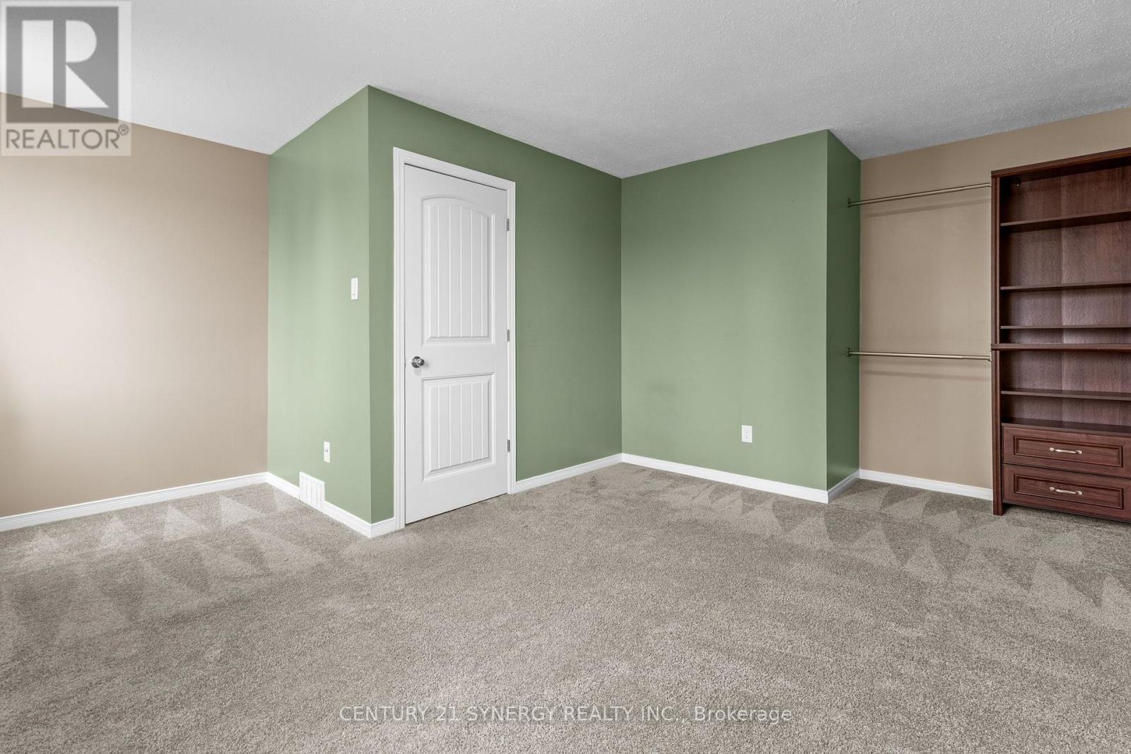 1449 LAURIN CRESCENT - 33