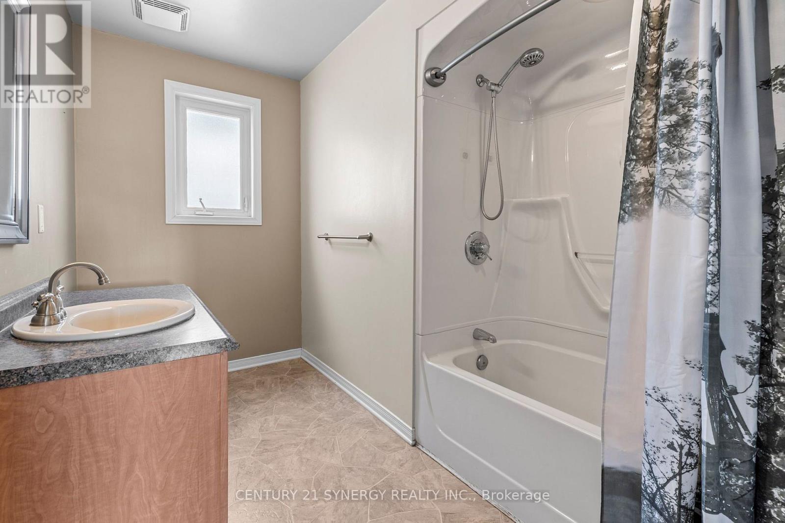5 Bed, 4 Bath House for Sale in Ottawa – 1449 LAURIN CRESCENT, Ottawa – MLS# X13667514 - Image 36