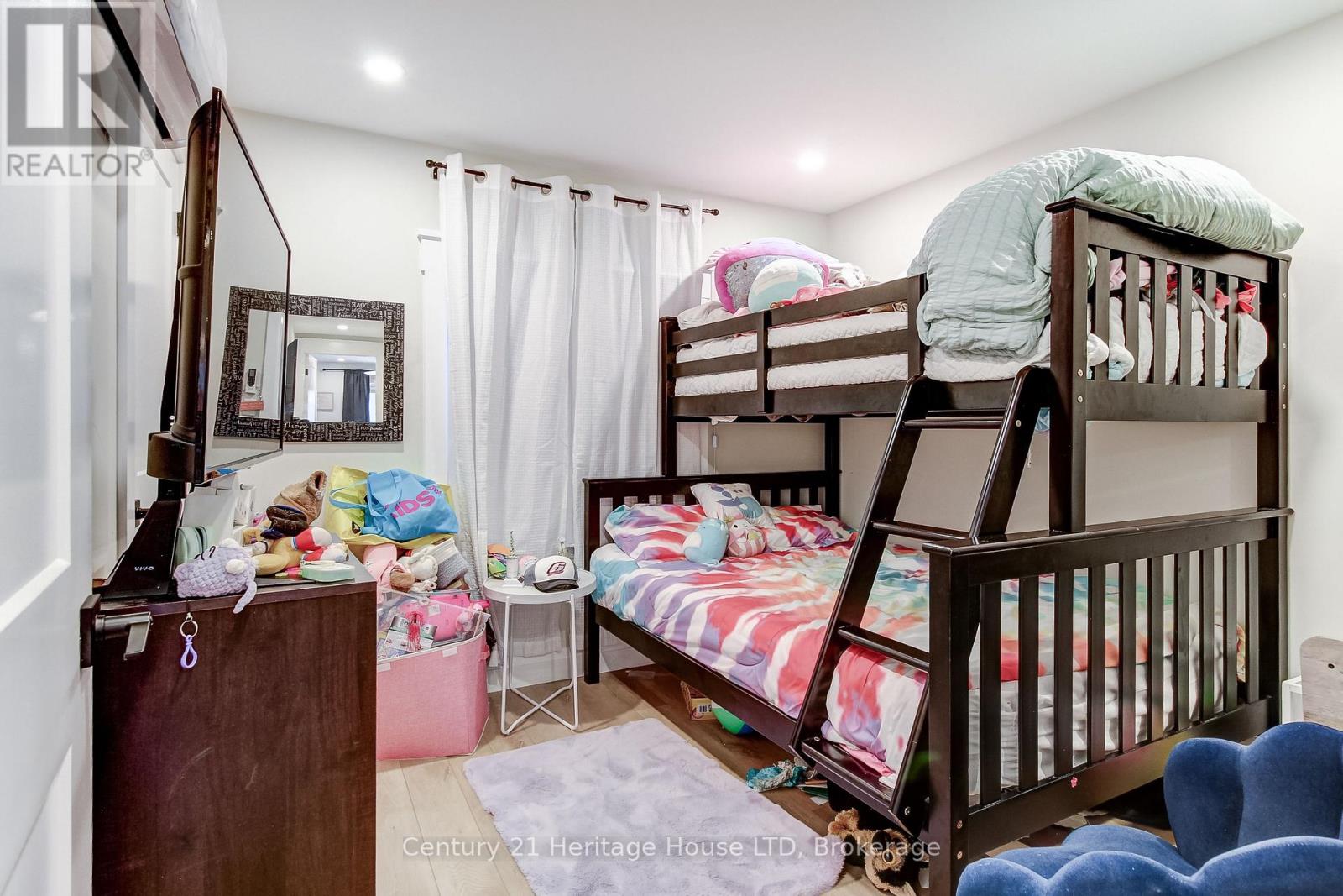 3820 TERRACE LANE - Image 17