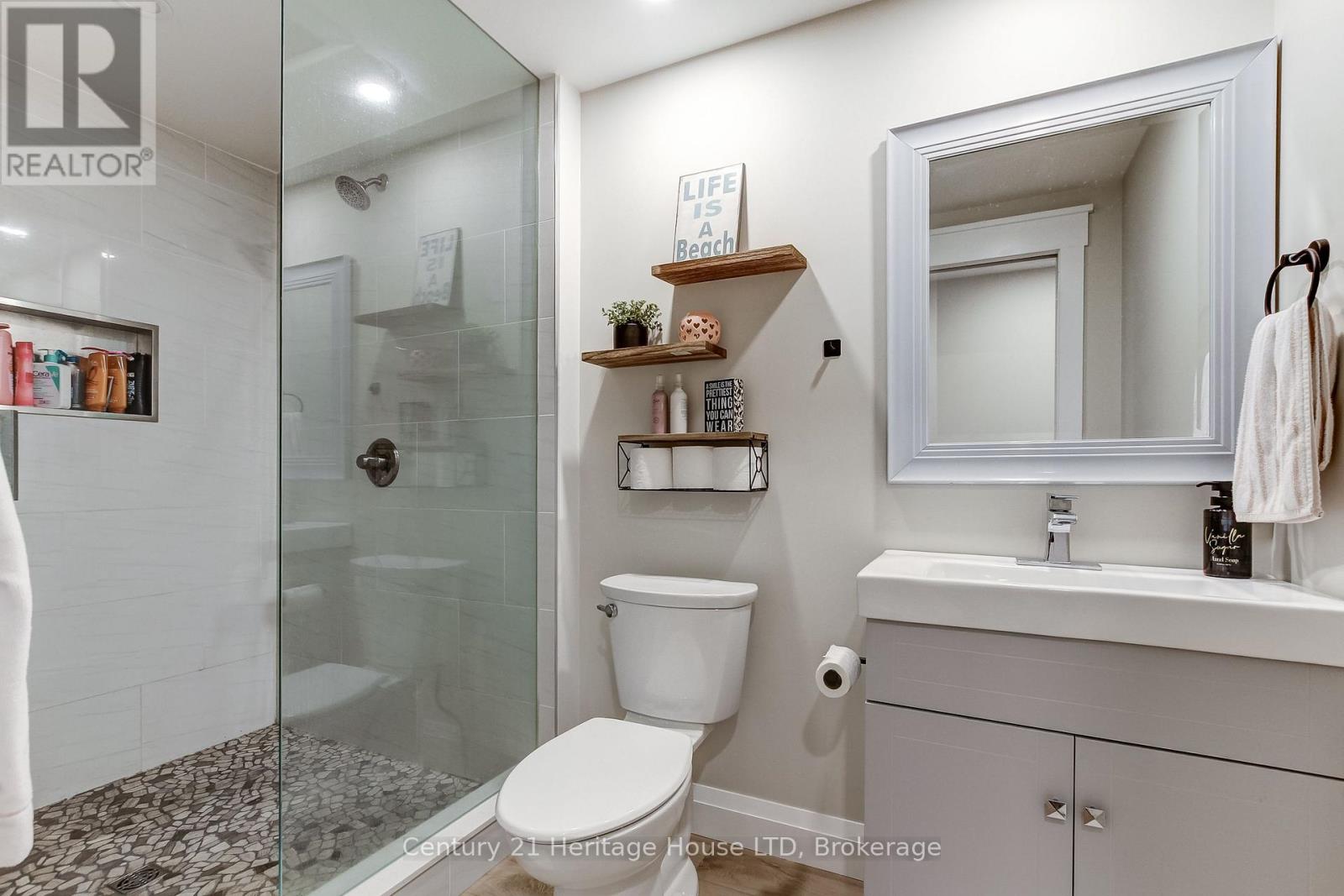 3820 TERRACE LANE - Image 19
