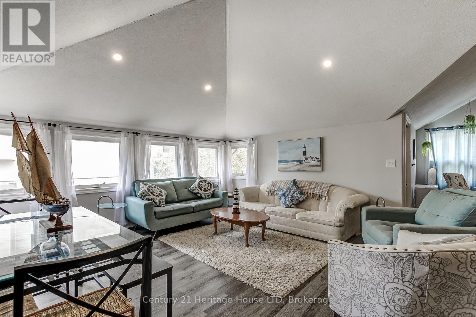 3820 TERRACE LANE - Image 28