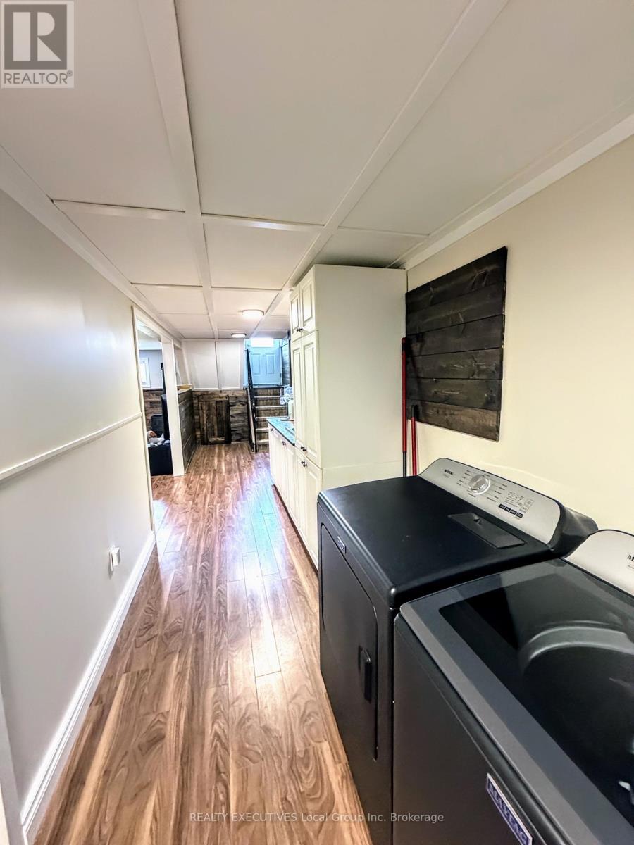 31 MCGIBBON STREET - 27