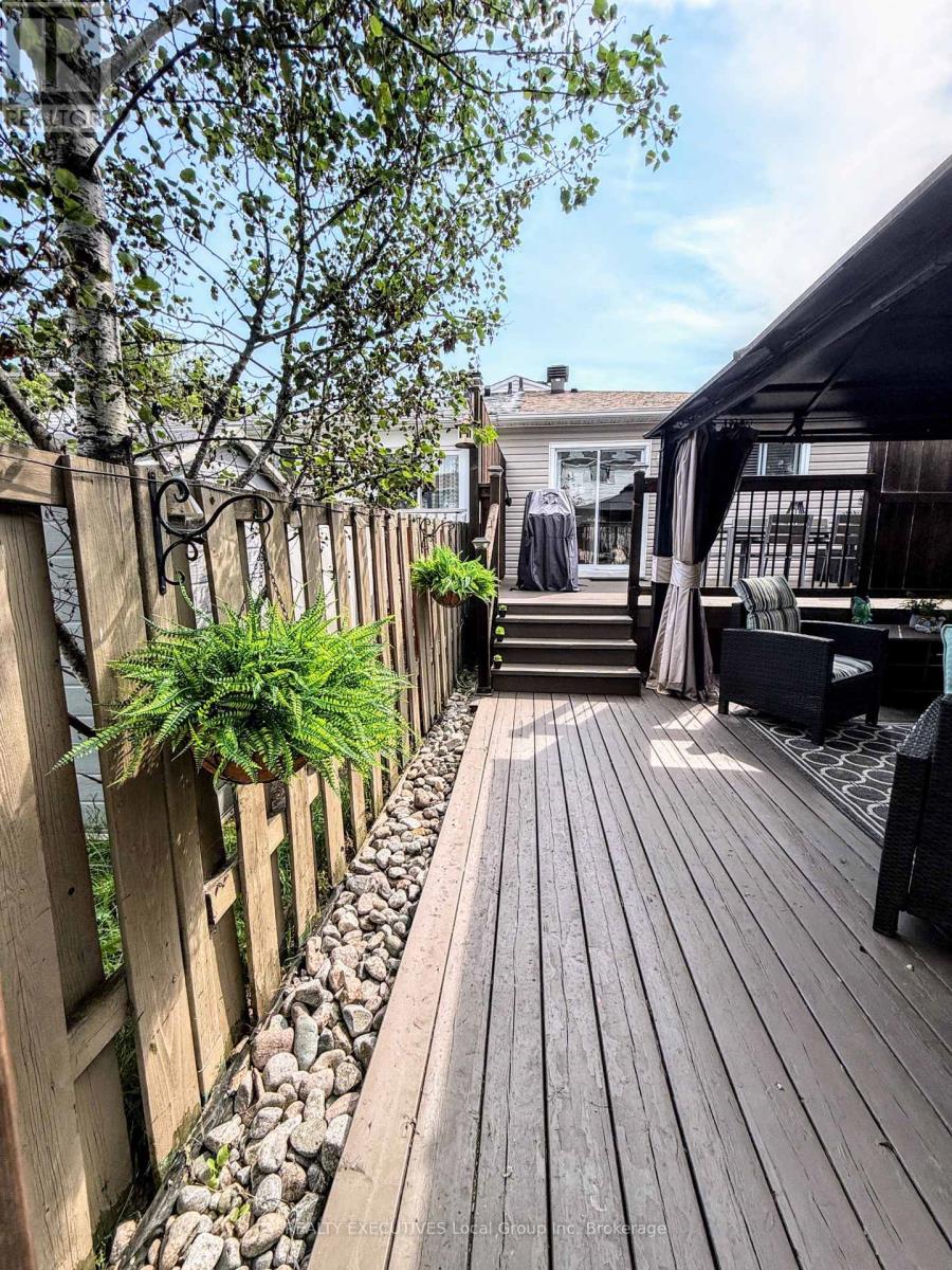 31 MCGIBBON STREET - 41