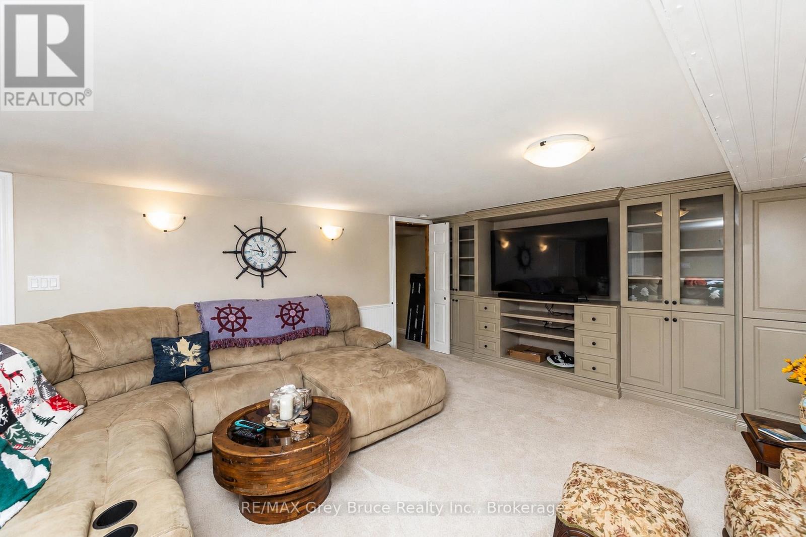 21571 GREY RD 16 ROAD E - 18