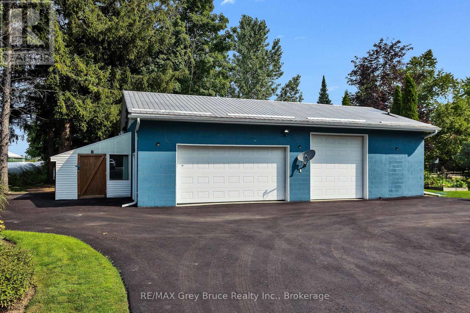 21571 GREY RD 16 ROAD E - 2