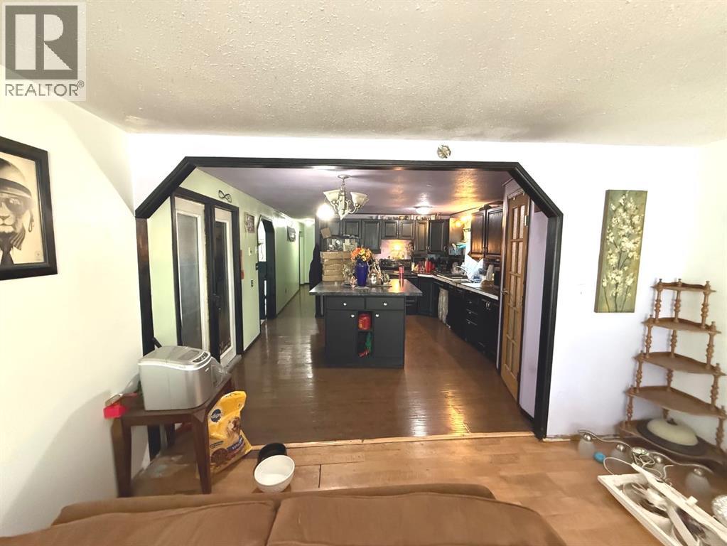 4724 45 Avenue - Photo 5