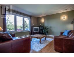 166 Dogberry Hill thumbnail 10
