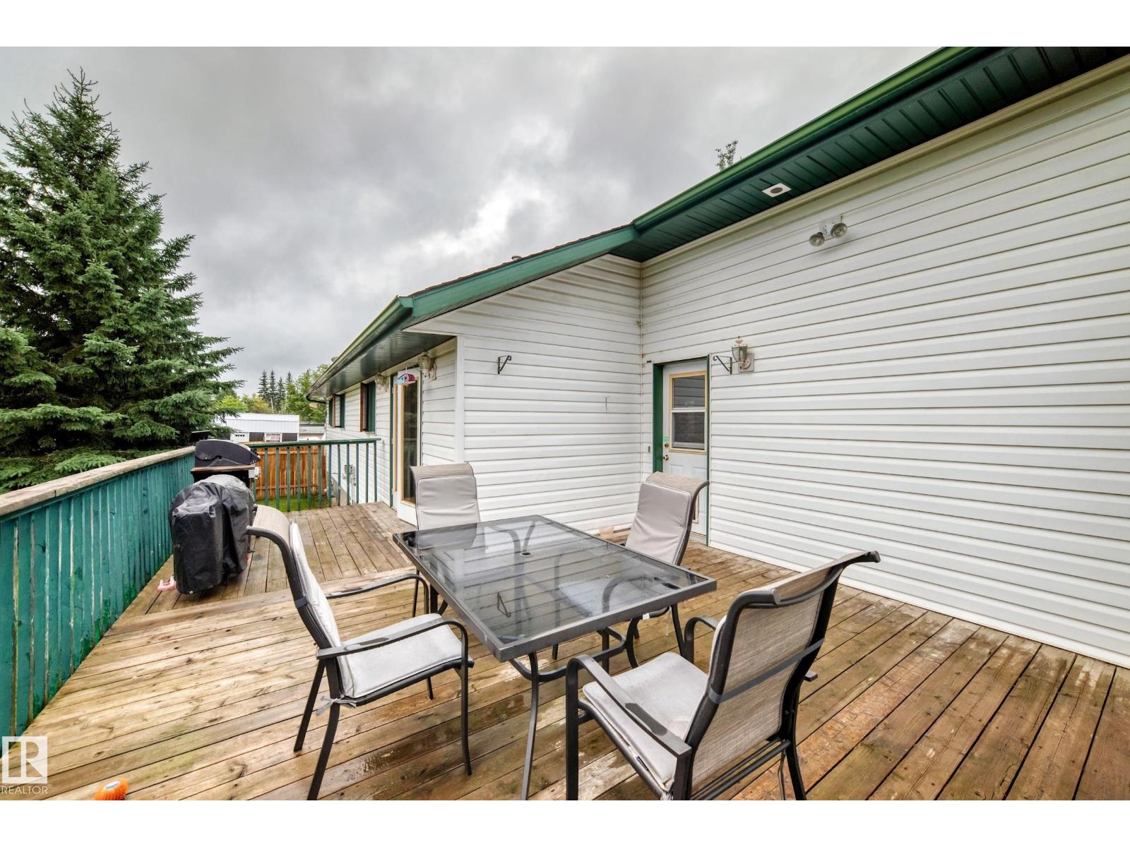 4809 51 ST - 52