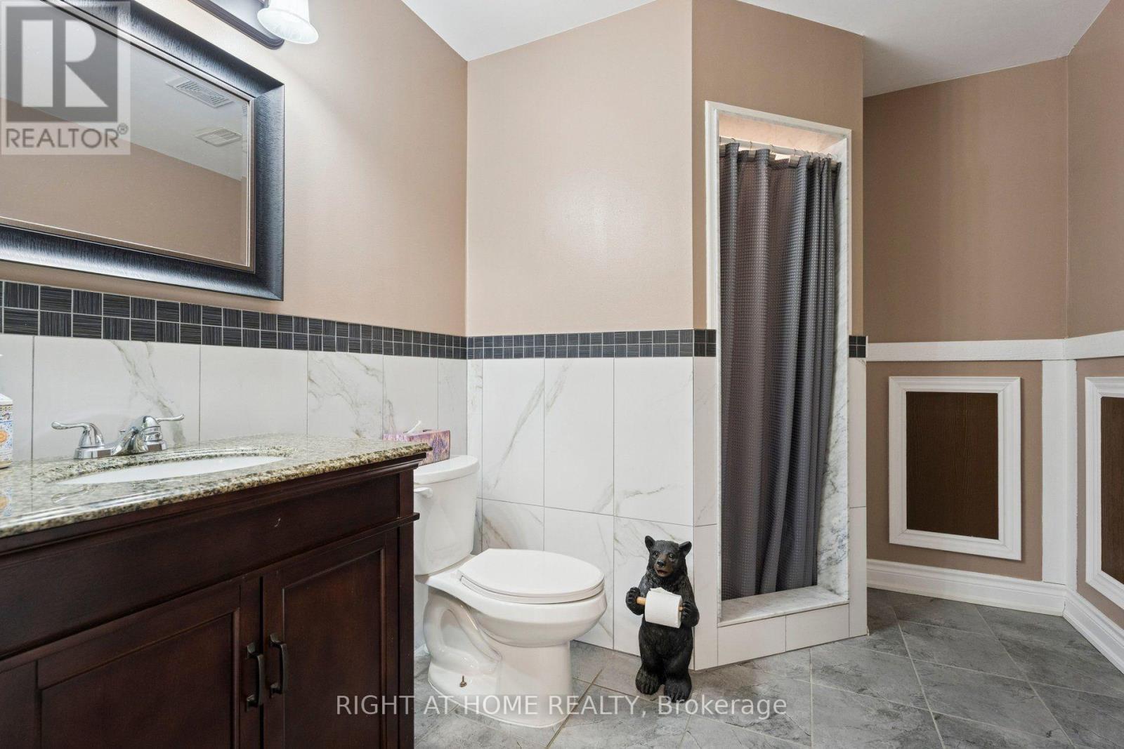 10 BROLLEY CRESCENT - 30