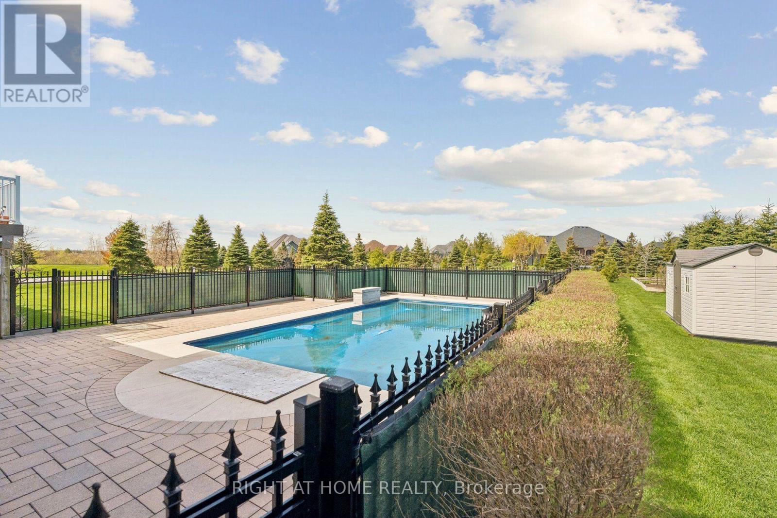 10 BROLLEY CRESCENT - 43