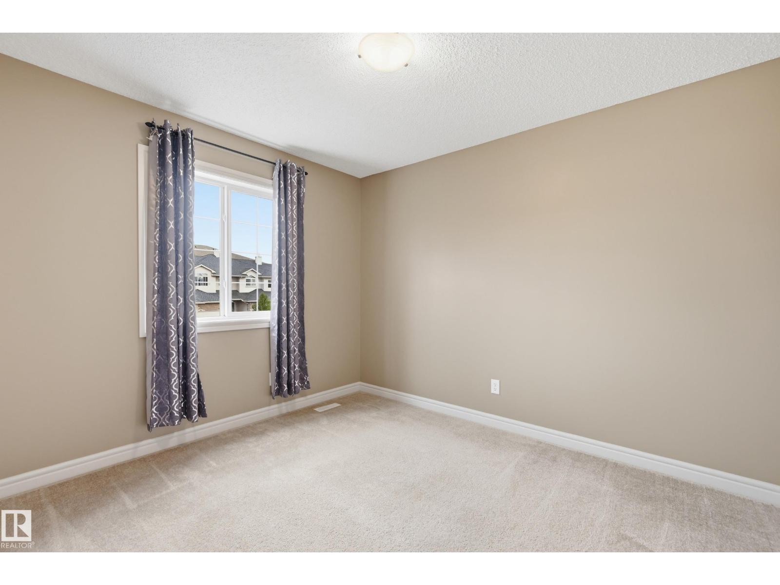 11543 11 AV SW - Image 28