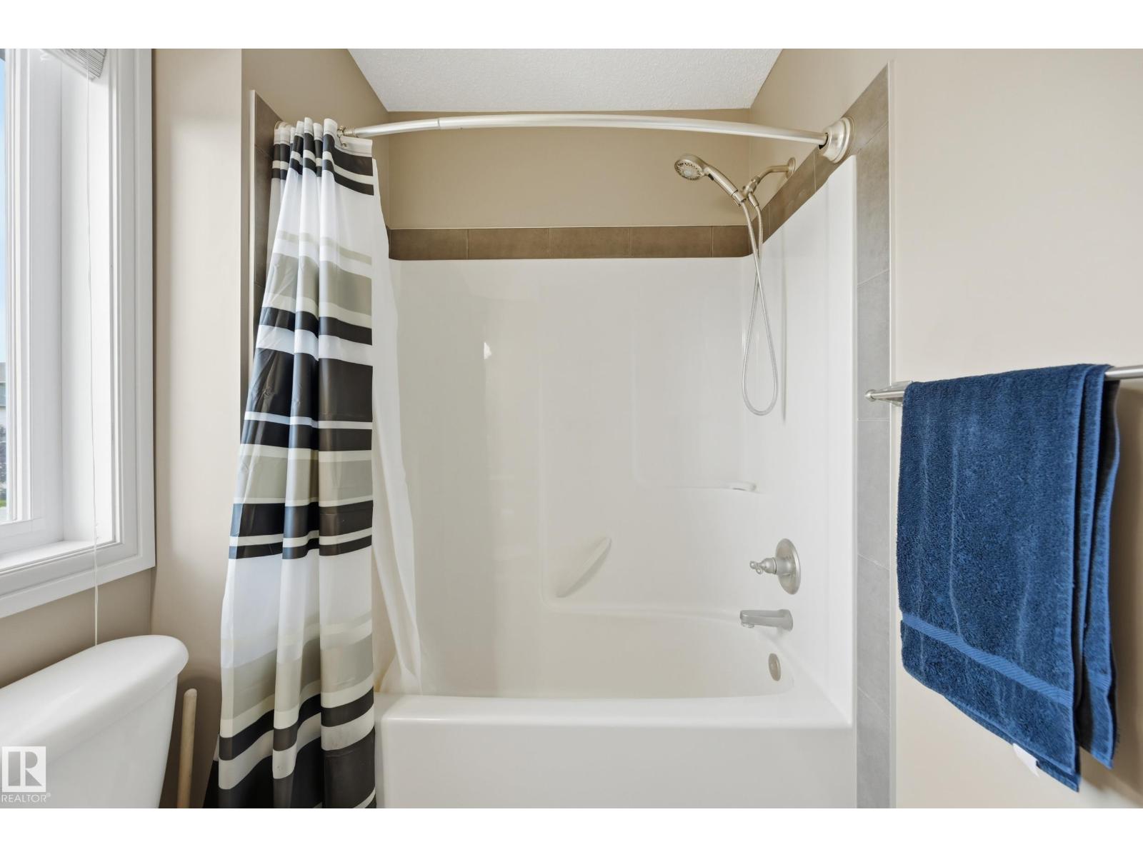11543 11 AV SW - 33
